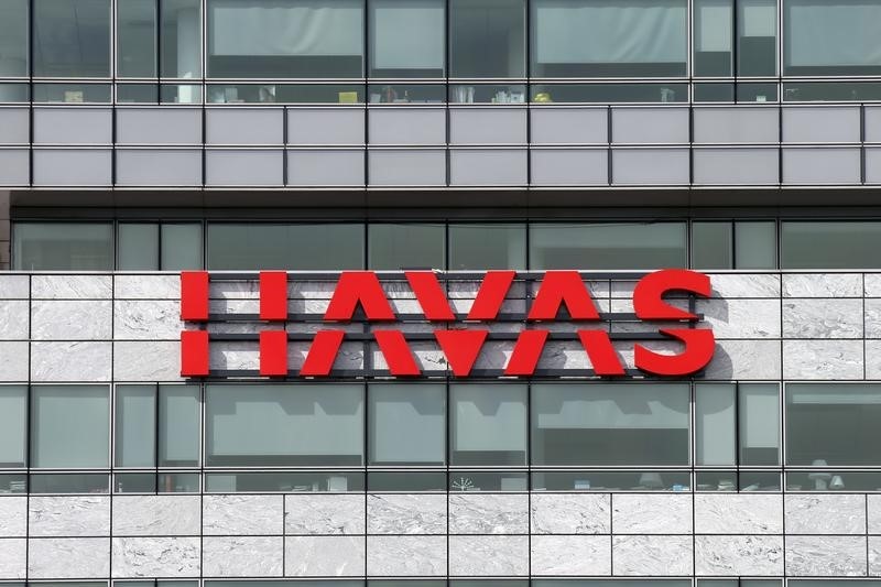 © Reuters. HAVAS RACHÈTE À BOLLORÉ L'INSTITUT CSA ET L'AGENCE INTERVALLES