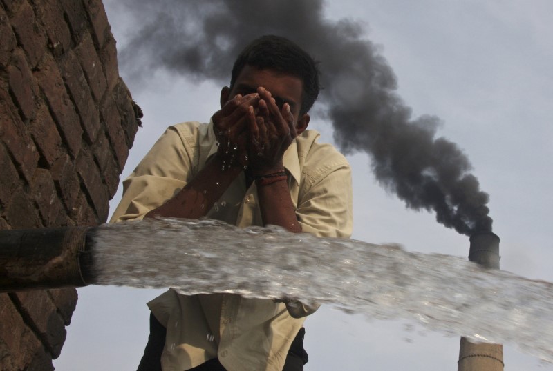 © Reuters. Los planes de 140 países sobre el clima avanzan, pero no suficiente: expertos 