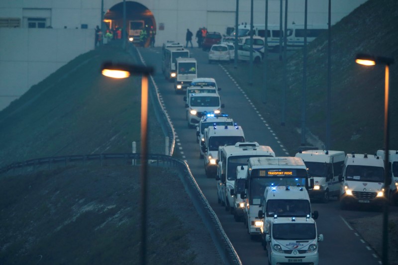 © Reuters. INTRUSION SANS PRÉCÉDENT DANS LE TUNNEL SOUS LA MANCHE