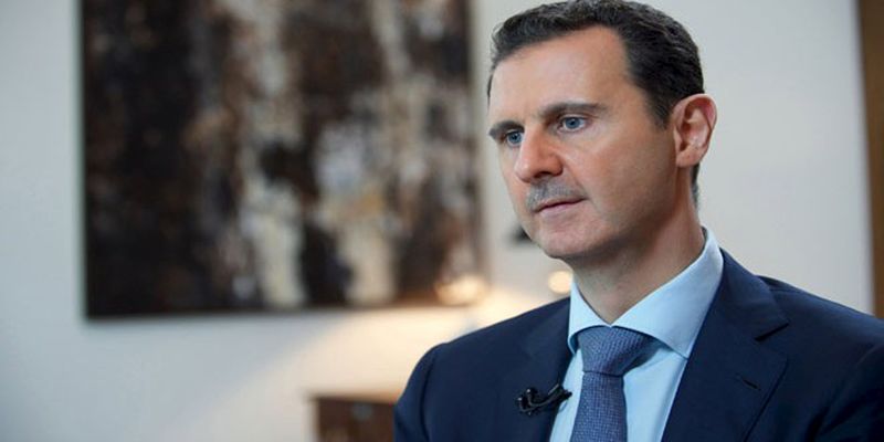 © Reuters. El presidente sirio Bashar al-Assad en entrevista con el canal iraní Khabar TV, imagen entregada por agencia nacional siria de prensa SANA