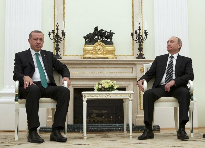© Reuters. Putin and Erdogan meet in Moscow