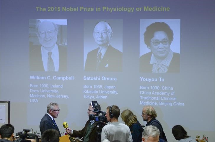 © Reuters. Painel com o nome dos premiados com o Nobel, em Estocolmo