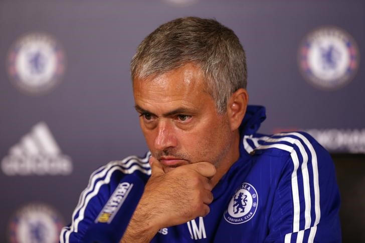 © Reuters. Técnico do Chelsea, José Mourinho, durante entrevista coletiva