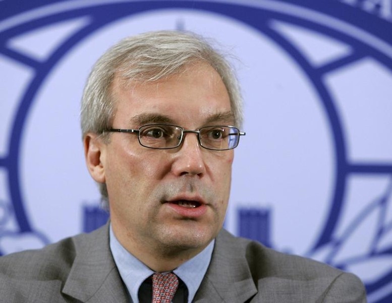 © Reuters. Alexander Grushko, enviado russo na Otan, durante encontro em Moscou