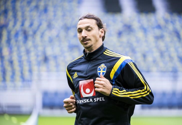 © Reuters. Atacante sueco Zlatan Ibrahimovic durante treino em Estocolmo, na Suécia