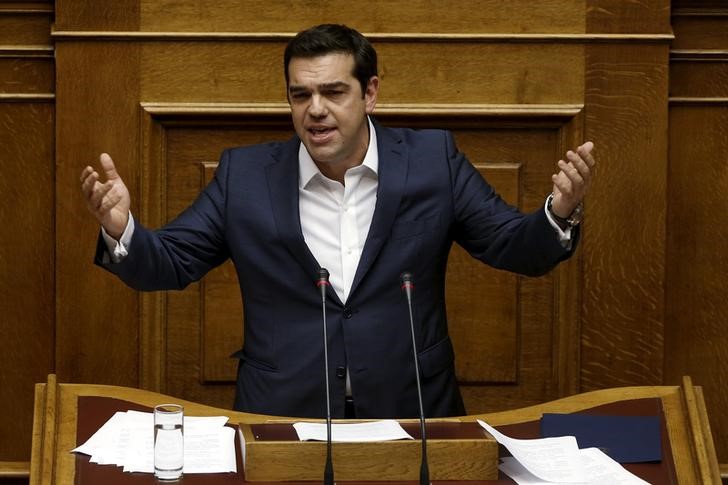 © Reuters. Premiê grego Tsipras faz discurso no Parlamento em Atenas 