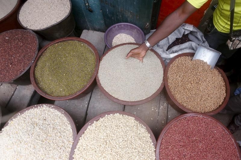 © Reuters. Los precios mundiales de los alimentos suben en septiembre