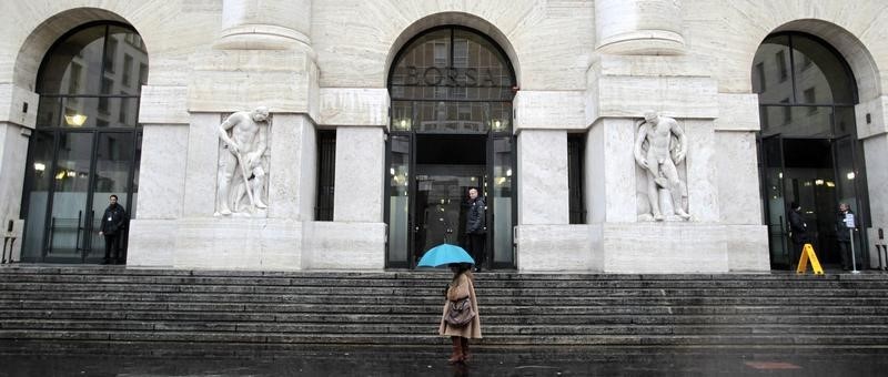 © Reuters. La sede della Borsa di Milano