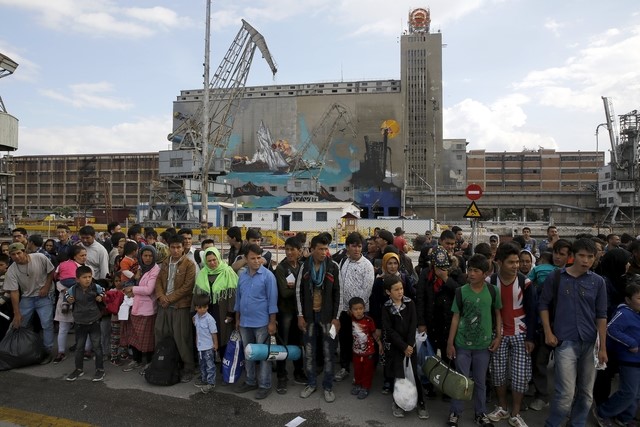 © Reuters. مستشار النمسا يشكك في خطط الاتحاد الأوروبي لبناء "نقاط ساخنة" للاجئين