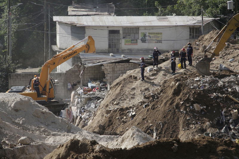 © Reuters. مقتل 220 وفقدان 350 حتى الآن في حادث انهيار أرضي في جواتيمالا