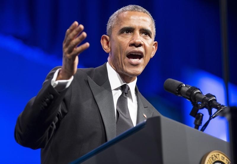 © Reuters. U.S. President Barack Obama delivers remarks at the Congressional Hispanic Caucus Institutes 38th Annual Awards Gala