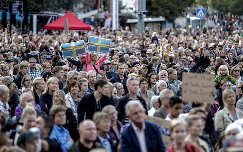 © Reuters. رئيس وزراء السويد : عدد اللاجئين قد يتجاوز 150 ألفا هذا العام