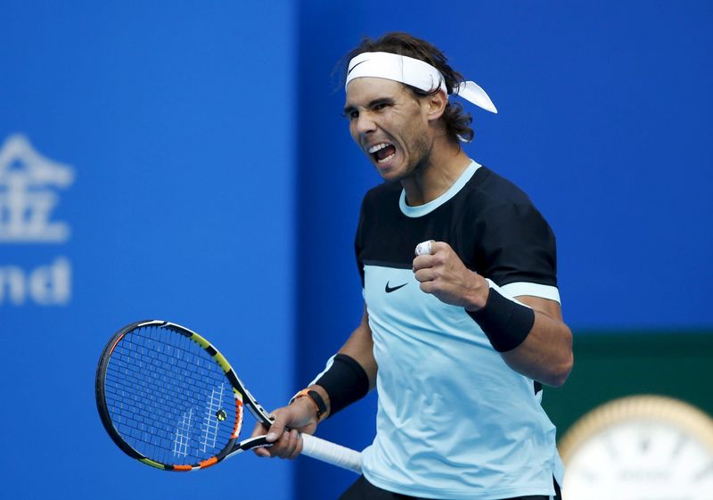 © Reuters. Djokovic y Nadal avanzan a semifinales en China  