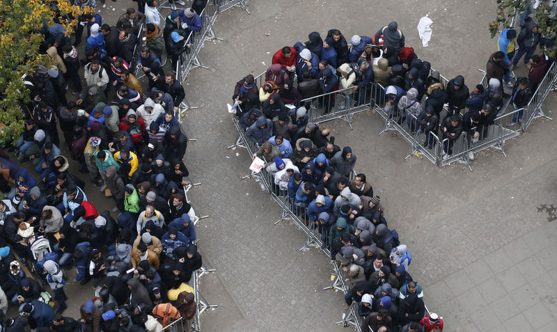 © Reuters. Alemania y la Comisión Europea sopesan un impuesto para ayudar a refugiados