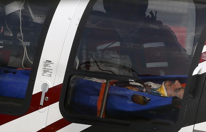 © Reuters. Sainz sufre una fuerte colisión que obliga a detener entrenamientos en Rusia