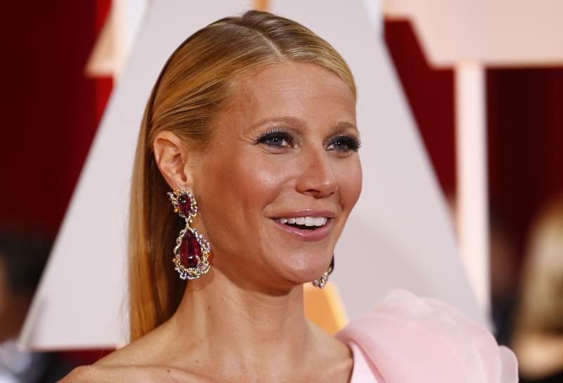 © Reuters. Hayek y Paltrow prestan sus voces para la igualdad salarial para las mujeres en Hollywood