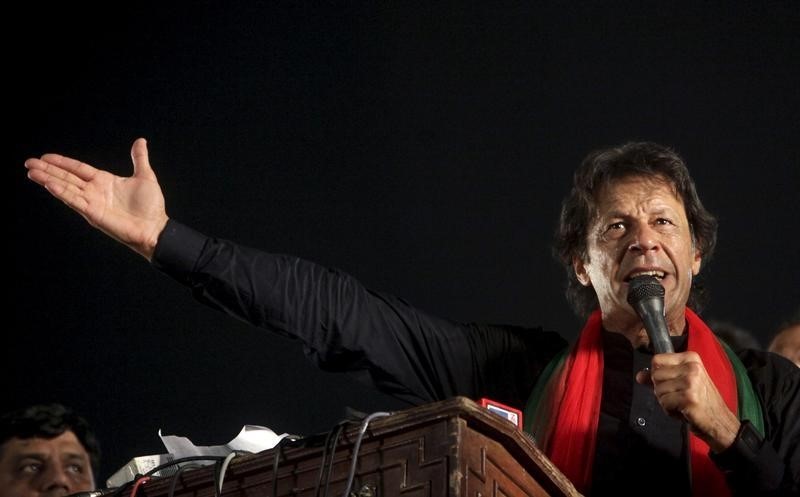 © Reuters. انتخابات فرعية تجدد التوترات السياسية في باكستان