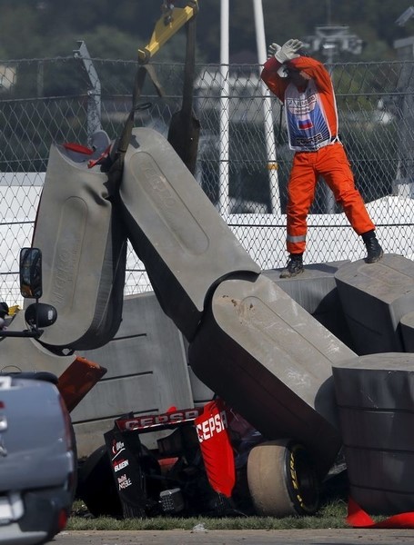 © Reuters. ساينز يخوض سباق روسيا للسيارات بعد الحادث