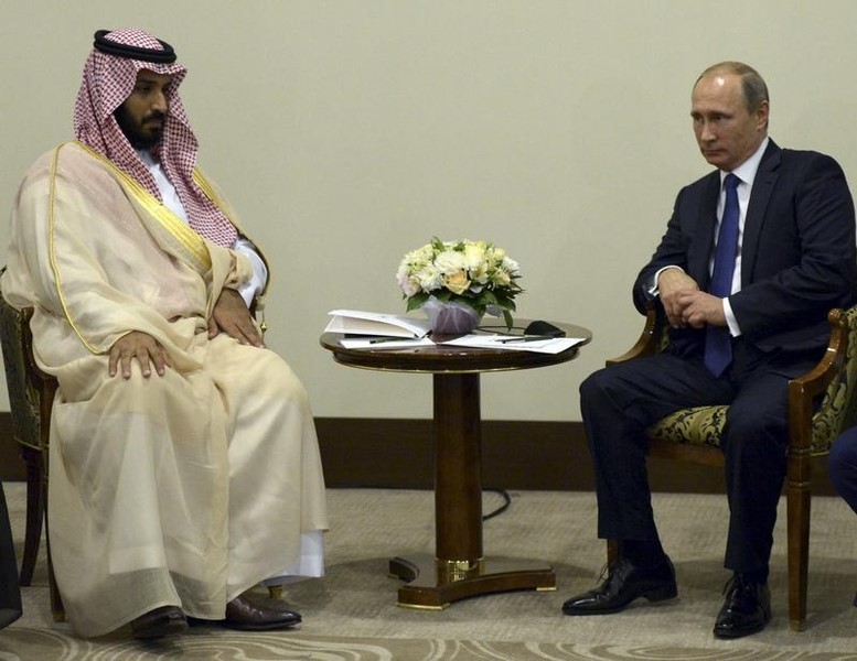 © Reuters. بوتين يجتمع مع وزير الدفاع السعودي وسط خلافات بشأن سوريا