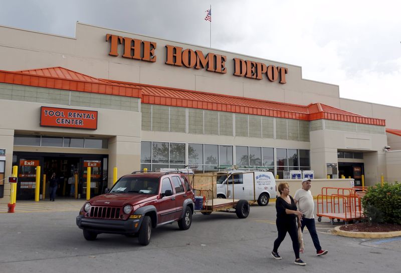 © Reuters. A Home Depot store is shown in the Little Havana neighborhood in Miami