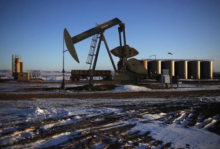 © Reuters. Нефтяной станок-качалка в Уиллистоне