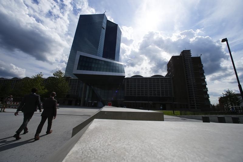 © Reuters. BCE dice economía española progresa, pero desequilibrios persisten