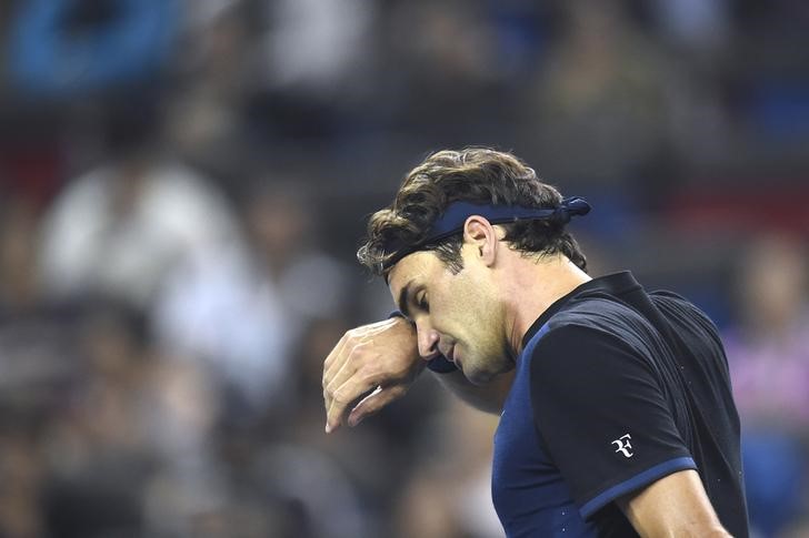 © Reuters. Roger Federer após derrota para Albert Ramos-Vinolas em Xangai