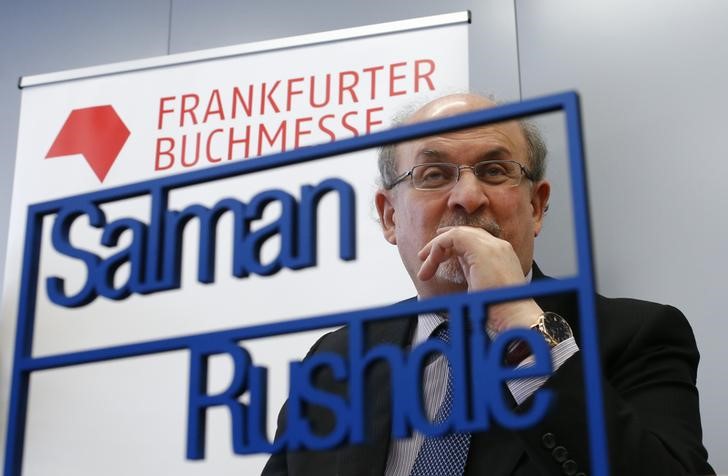 © Reuters. Autor Rushdie durante participação na feira do livro de Frankfurt