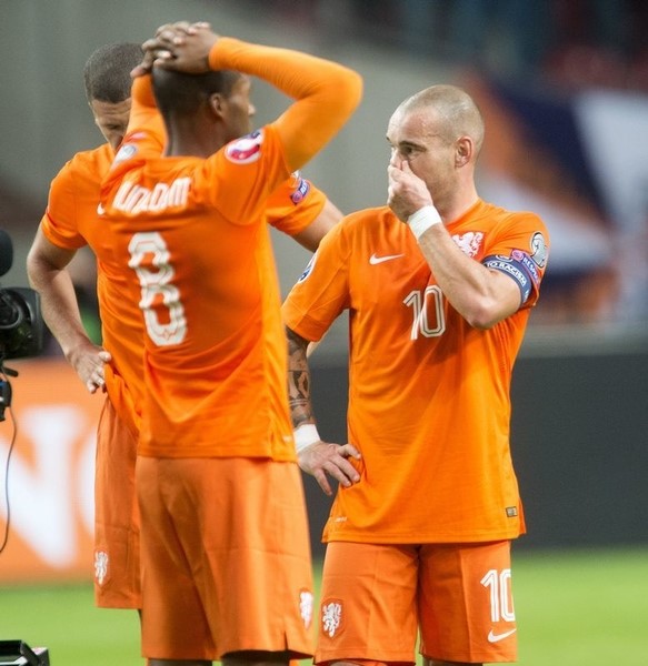 © Reuters. Holanda se queda fuera de la Eurocopa y Turquía se clasifica