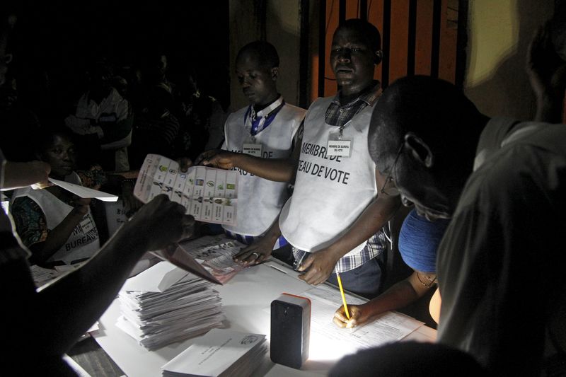 © Reuters. مرشح المعارضة الرئيسي ينسحب من انتخابات الرئاسة في غينيا