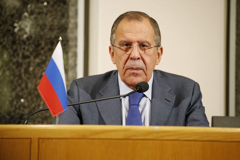 © Reuters. Chanceler russo Sergei Lavrov concede entrevista em Oulu, na Finlândia