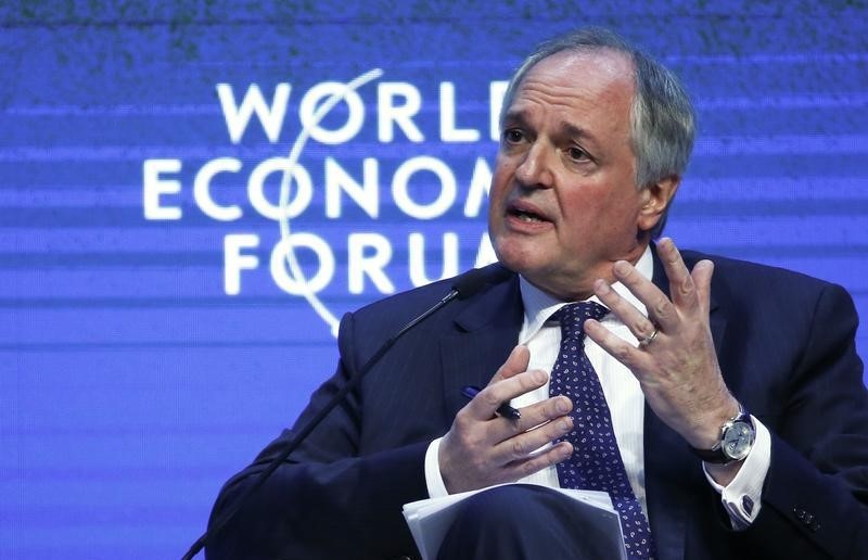 © Reuters. Polman, Chief Executive Officer of Unilever, speaks during the session 'Tackling Climate, Development and Growth' in the Swiss mountain resort of Davos