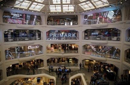 © Reuters. Primark compite con Inditex en su propia casa con su nueva tienda en Madrid