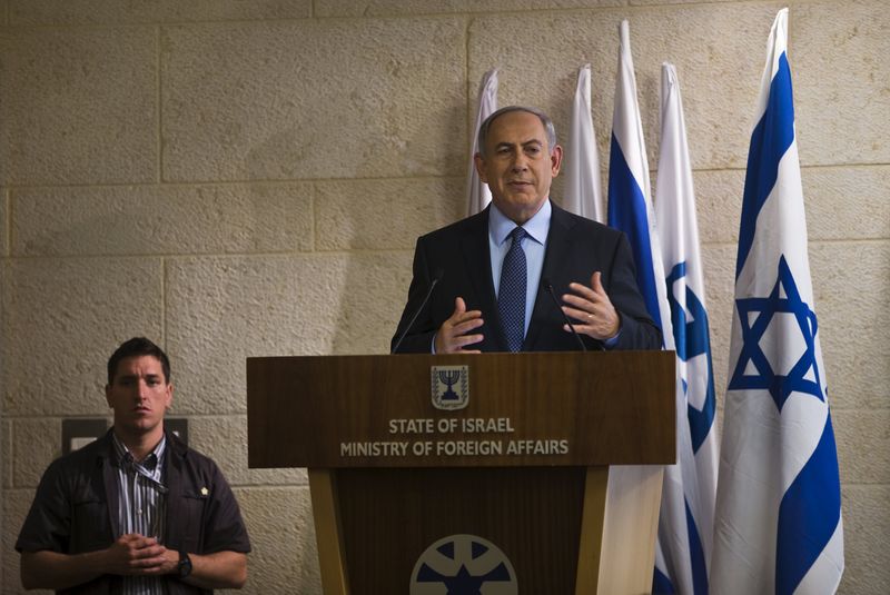 © Reuters. Israel's Prime Minister Benjamin Netanyahu speaks to the media during a news conference in Jerusalem