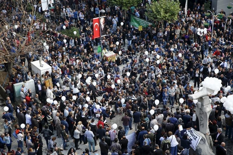© Reuters. مكتب المدعي العام بتركيا: عدد قتلى هجوم أنقرة يرتفع إلى 102
