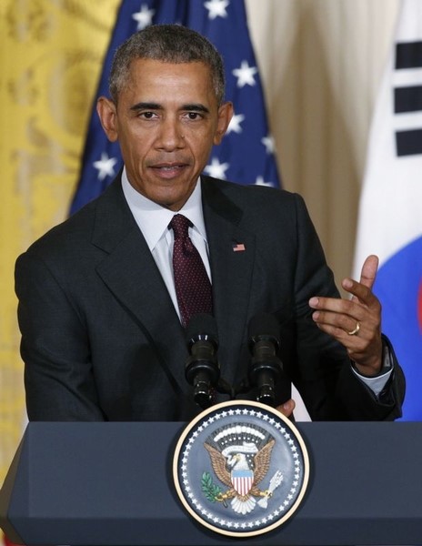 © Reuters. أوباما يدين أعمال العنف في إسرائيل 