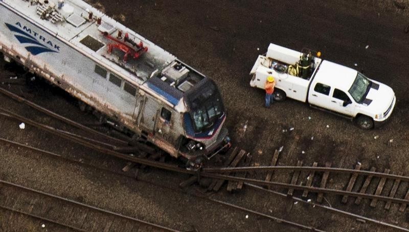 © Reuters. File photo of the derailed Amtrak train in Philadelphia Pennsylvania