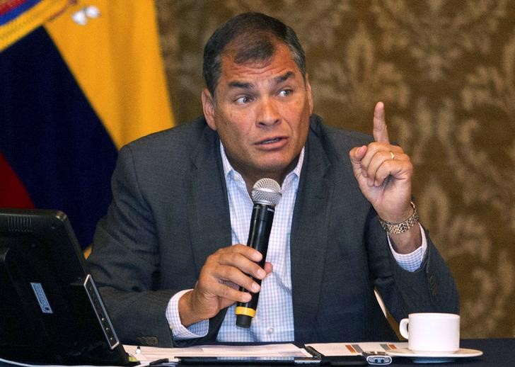 © Reuters. Presidente do Equador, Rafael Correa, concede entrevista à mídia internacional