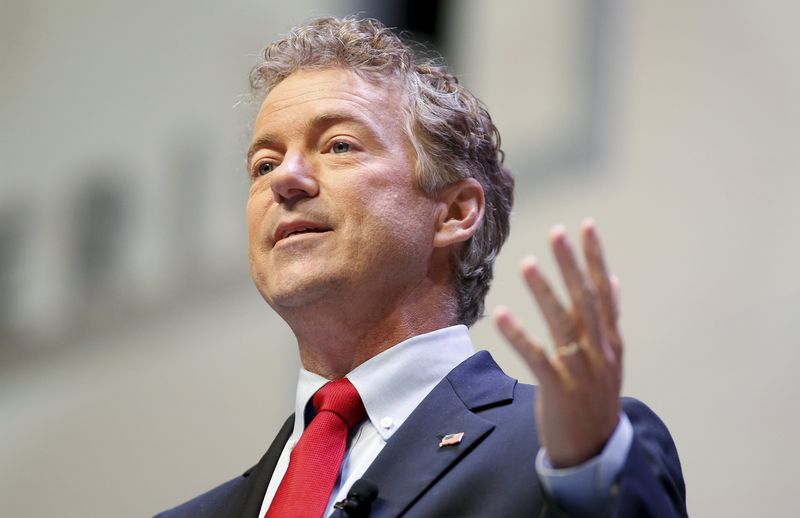 © Reuters. U.S. Republican presidential candidate Paul speaks during the Heritage Action for America presidential candidate forum in Greenville