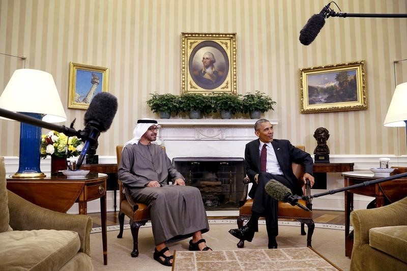 © Reuters. البيت الأبيض:أوباما يناقش الوضع في سوريا مع الشيخ محمد بن زايد ولي عهد أبو ظبي