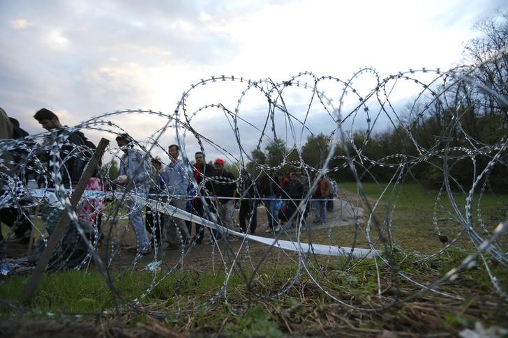 © Reuters. المجر تعيد فرض أنظمة ضبط الحدود على حدودها مع سلوفينيا