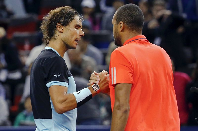 © Reuters. Nadal cae ante Tsonga en semifinales de Shanghái