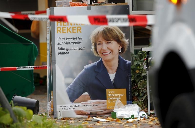 © Reuters. الشرطة: طعن مرشحة لمنصب رئيس بلدية مدينة ألمانية وإصابتها بجروح بالغة