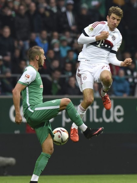 © Reuters. بايرن المنطلق بقوة يتخطى بريمن بعد بداية قياسية في الدوري الألماني