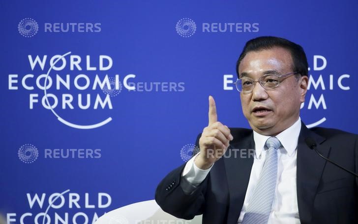 © Reuters. رئيس وزراء الصين: تحقيق نمو اقتصادي عند حوالي 7% "ليس سهلا"