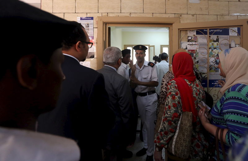 © Reuters. بدء التصويت لانتخاب مجلس النواب المصري