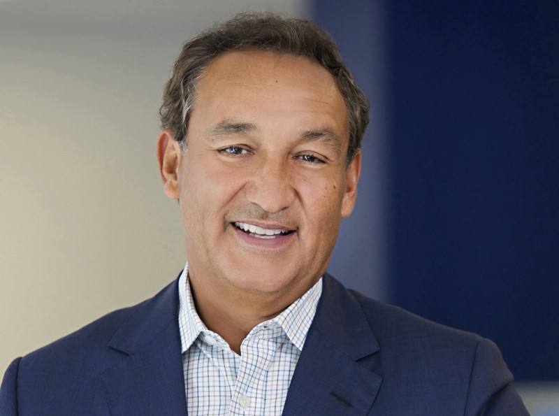 © Reuters. United Continental Holdings Inc CEO Oscar Munoz is seen in an undated handout picture courtesy of United Airlines