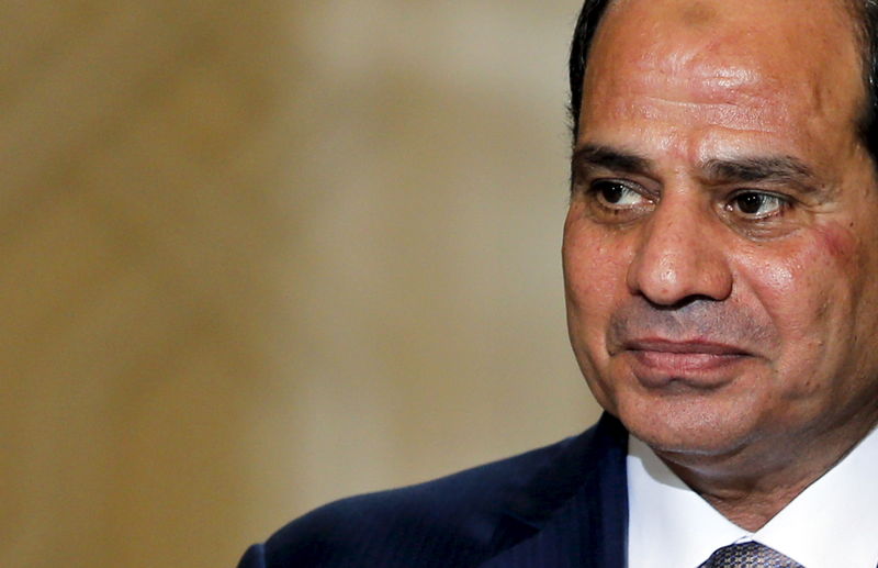 © Reuters. ملخص-رئيس إيني الإيطالية يبحث مع الرئيس المصري إقامة مركز للغاز في شرق المتوسط