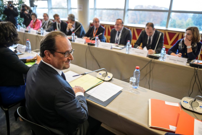 © Reuters. FRANÇOIS HOLLANDE OUVRE LA CONFÉRENCE SOCIALE