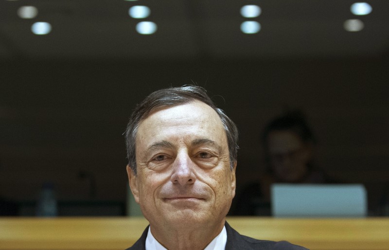 © Reuters. ECB President Mario Draghi testifies before the European Parliament's Economic and Monetary Affairs Committee in Brussels